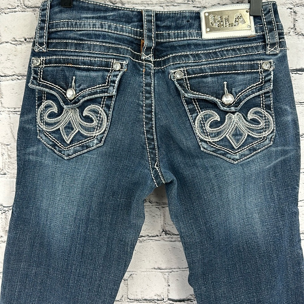 🏷️ GLA JEANS Embroidered Rhinestone Flap Pockets Distressed Bootcut Jeans 7/27